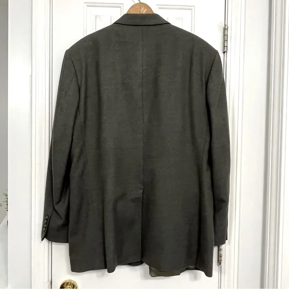 Lands’ End 100% lambswool gray blazer sports coat, size 46R.